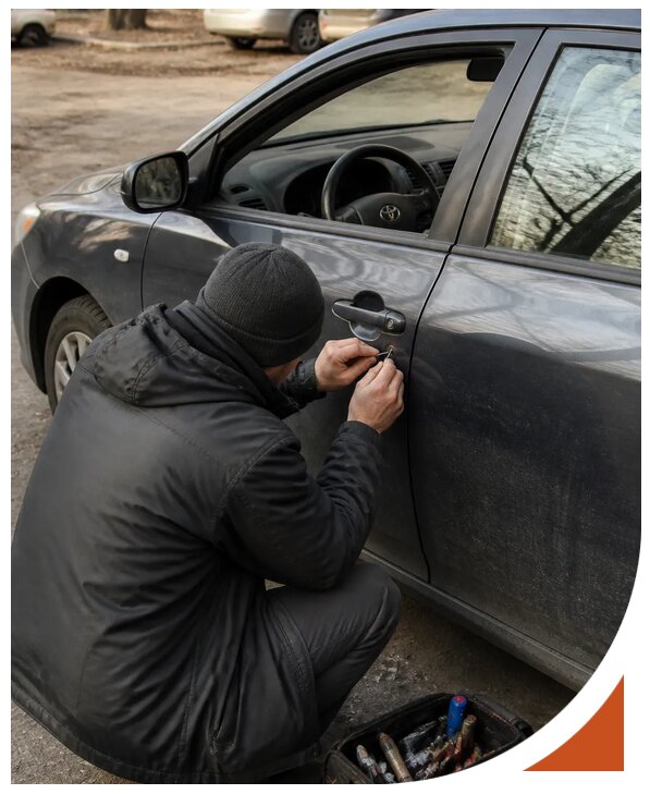Профессиональное вскрытие автомобиля Тойота без повреждений в Тобольске
